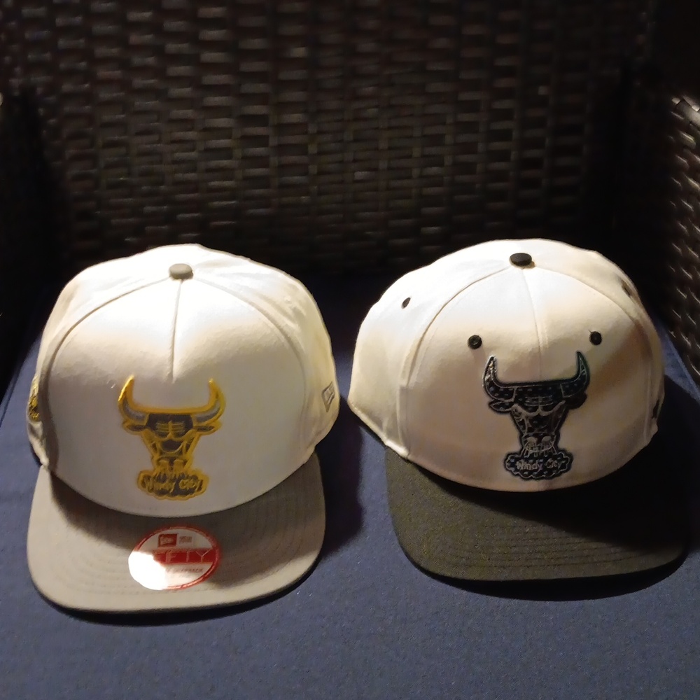 2 snapback hats. Hardwood classic.47 and new era brands. Chicago Bulls